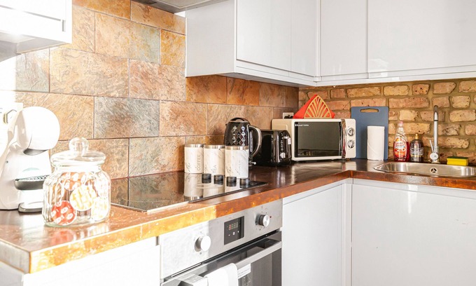 Kilburn Apartment | Stylish Modern 1 Bed Apartment in London NW6*16