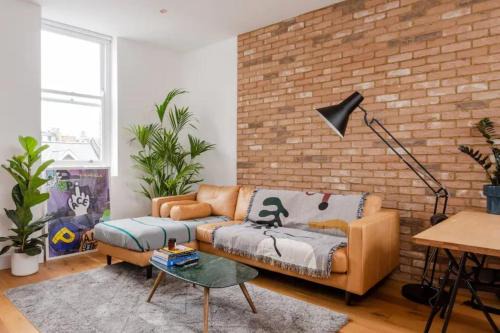 Hackney Central Apartment | Stylish & Modern 1BD Flat in the Heart of Hackney