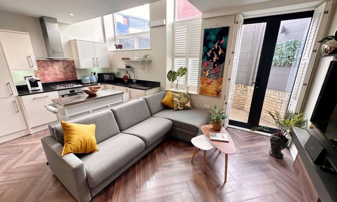 East Putney Apartment | Stylish modern flat in SW London