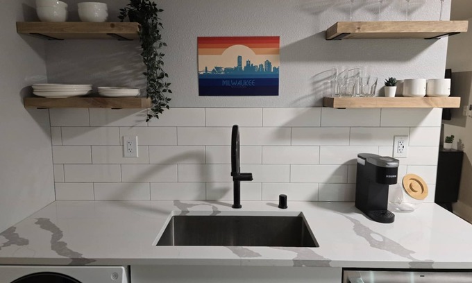 Fifth Ward Apartment | Stylish Modern Studio in Vibrant Walker's Point