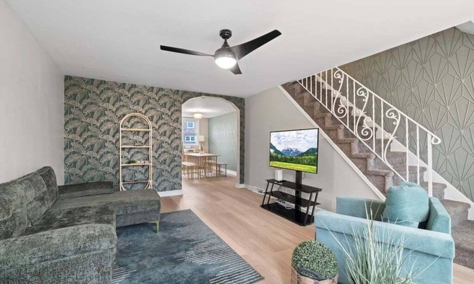 Primos Secane House | Stylish Modern Getaway Near Downtown City Center!
