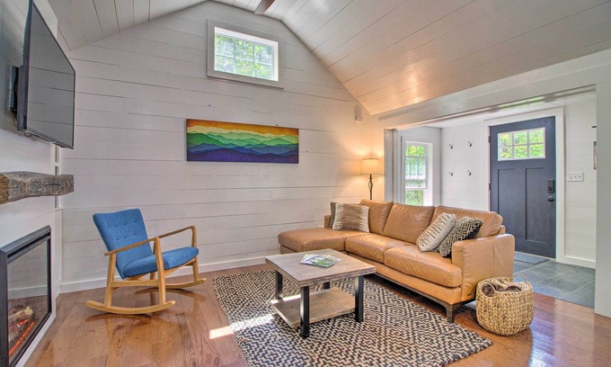 Stratton and Bromley Ski Areas House | Stylish Mountain Home Near Ski, Golf + Manchester!