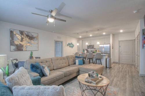 Metrocenter - North Rhodes Park Apartment | Stylish Music City Getaway 3miles to DWTWN