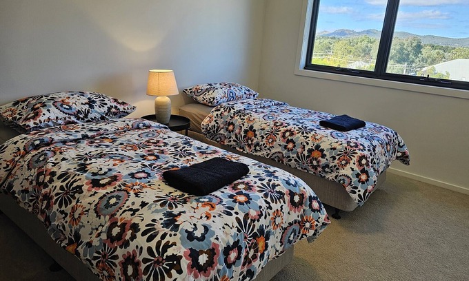 Gowrie House | Stylish New 3bedroom 2 1/2 bathroom townhouse, garage, parking, internet
