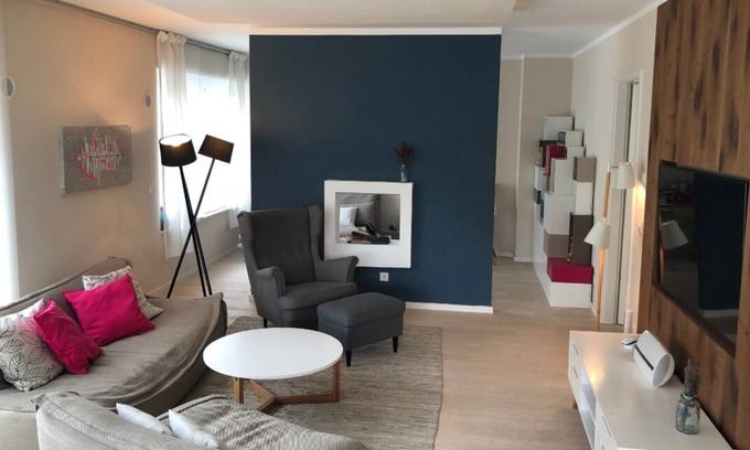 Am Luitpoldpark Apartment | stylish new apartment in the green heart of Munich with barbecue loggia