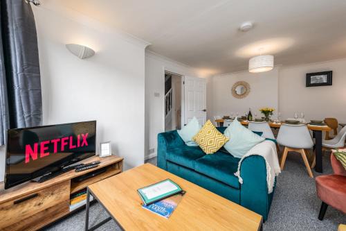 Cambridge Apartment | Stylish North Cambridge 4 bed House