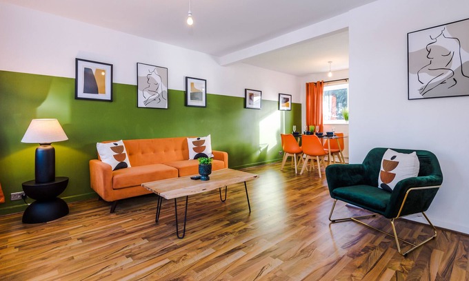 Radcliffe House | Stylish Radcliffe House Sleeping 4 Guests
