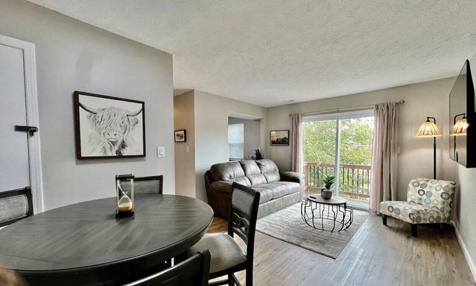 Middletown Apartment | Stylish remodeled space Middletown Free Laundry