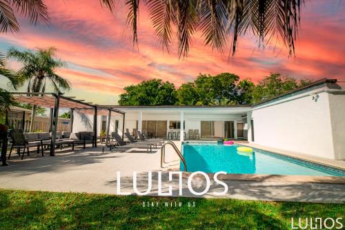Cutler Bay House | Stylish Retreat Heated Pool Basketball Game Room L41