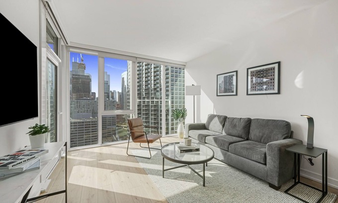 Killgubbin Apartment | Stylish River North Suites Luxe Comfort Near Chicago’s Best Shopping & Nightlife
