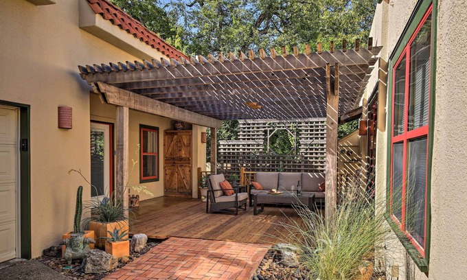 Alta Vista Apartment | Stylish San Antonio Apt w/ Patio Near River Walk!
