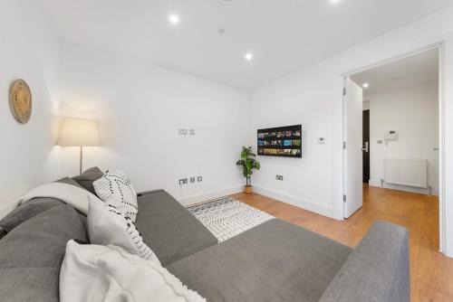 Vauxhall Apartment | Stylish Stay Nine Elms Vauxhall 1 Bedroom Apartment near London Eye