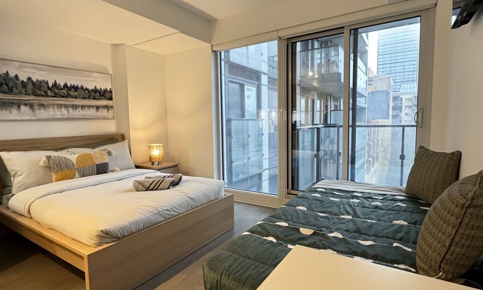 Church and Wellesley Apartment | STYLISH STUDIO IN JARVIS ST