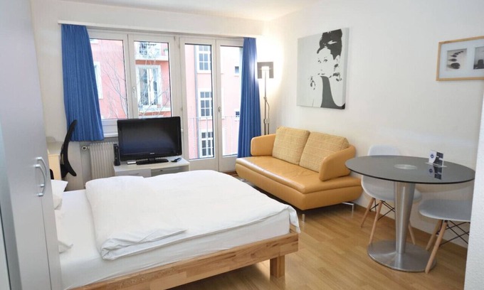 District 6 Apartment | Stylish Studio in Zurich - Crown 11