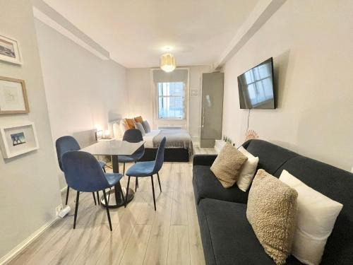 Cricklewood Apartment | Stylish studio on Edgware Rd ED1