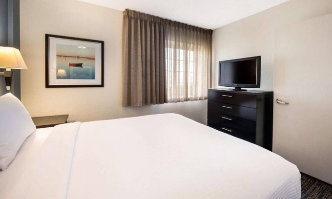 Exchange Place North House | Stylish Suite near Statue of Liberty National Monument