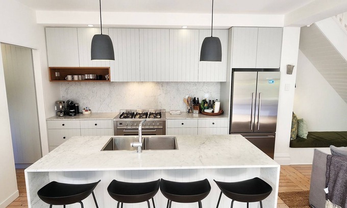 Paddington House | Stylish Terrace Living in Paddington's Heart - Air Con + Parking