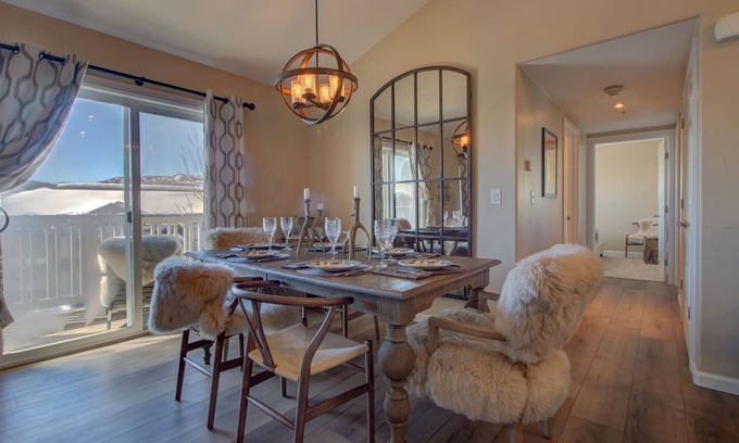 Steamboat Springs Condo | Stylish Top-Floor Condo | Walk to Ski Area!