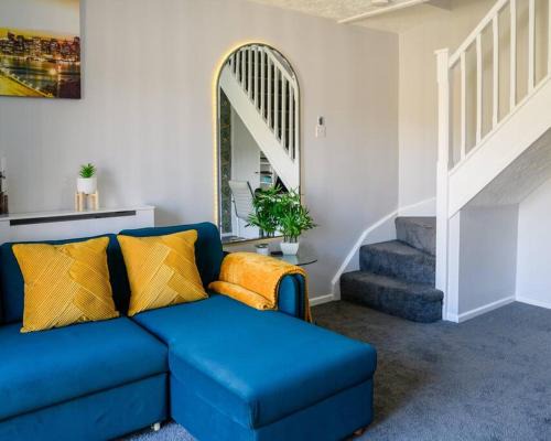 Acocks Green House | Stylish Two-bed House Birmingham with Parking