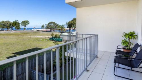 Bellara House | Stylish Unit With Water Views