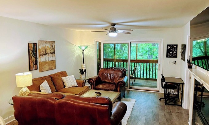 Columbia Condo | Stylish Updated Retreat Overlooking the Saluda River