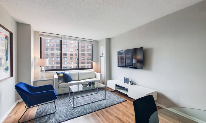 White Plains Apartment | Stylish White Plains 1 Bedroom with Amenities