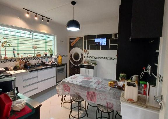 Tucuruvi House | Suíte privativa em casa de família