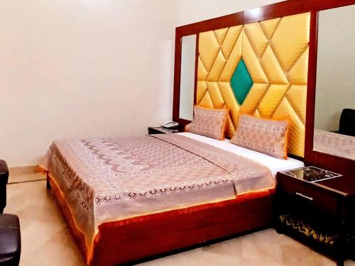 Gulshan-e-Iqbal Hotel | Subhan Palace Guest House