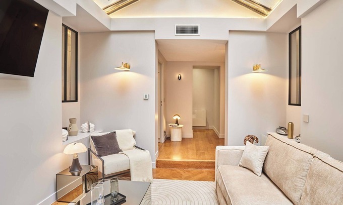 Faubourg-du-Roule Apartment | Sublime AC Apartment - Champs Elysees
