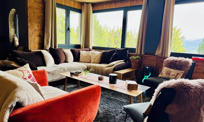 Les Angles Ski Chalet | SUBLIME BAS DE CHALET DE STANDING en duplex AUX ANGLES -Space for billiards and cinema