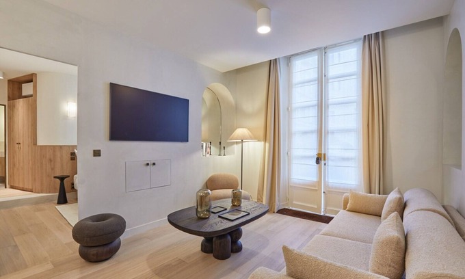 1st Arrondissement Apartment | Sublime new Apartment Louvre Palais Royal