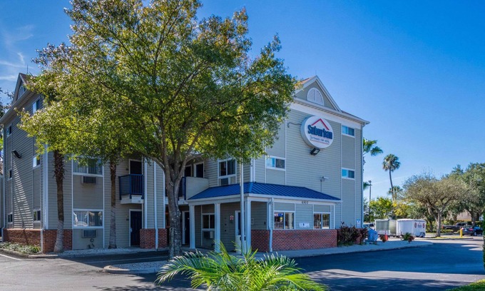 Tampa Hotel | Suburban Studios Airport