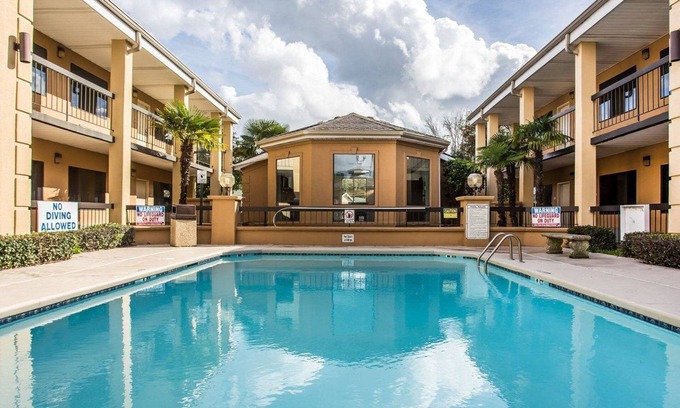 Florence Hotel | Suburban Studios Florence I-95