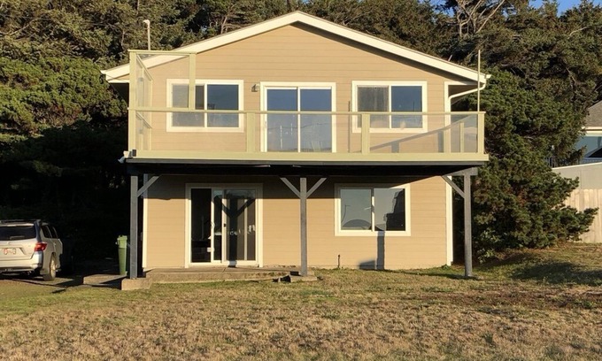 Florence House | Sue's Dream with Beautiful Ocean Views