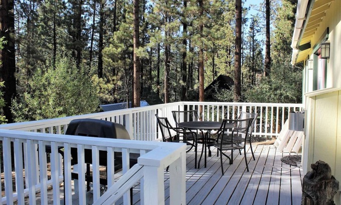 Big Bear City Cabin | Sugar Bear