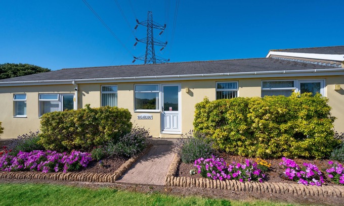 Abergavenny House | Sugar Loaf Cottage - One Bedroom House, Sleeps 2