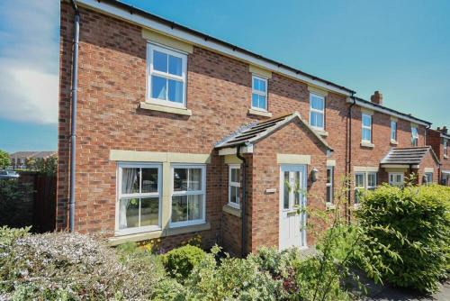 Longhoughton House | Sugar Sands