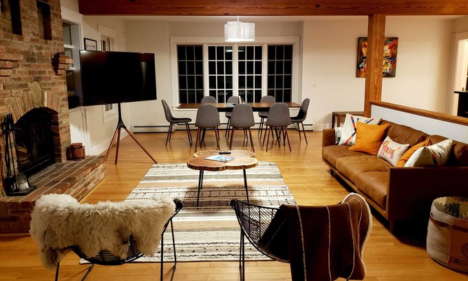Waitsfield House | Sugarbush + Mad River Glen Modern Mountain Retreat