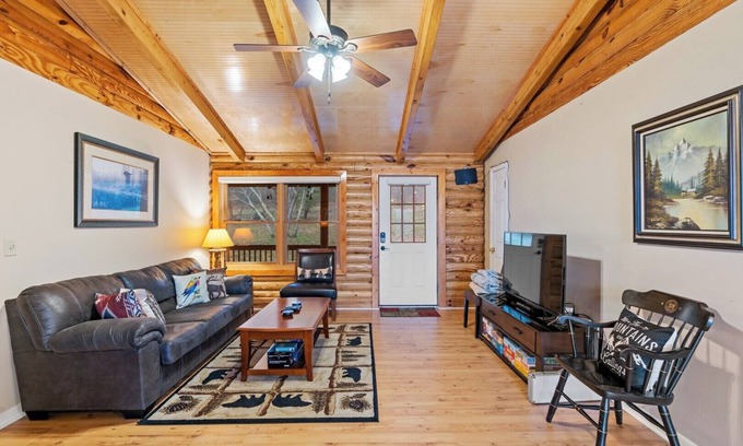 Lynn House | Sugarloaf Cabin