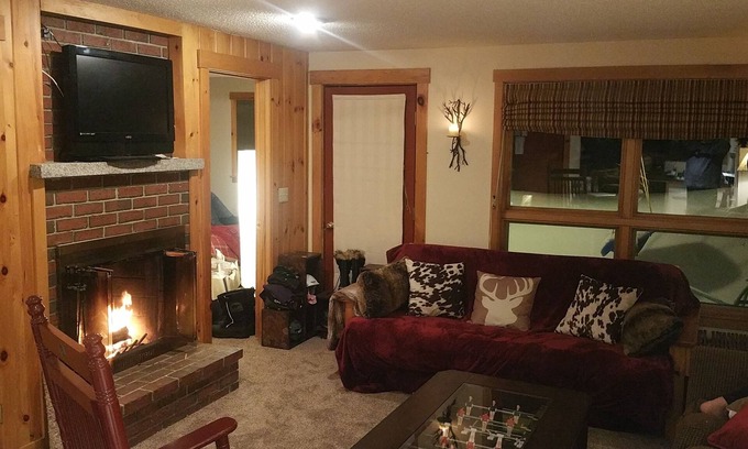 Carrabassett Valley Condo | Sugarloaf Mountain Condo with Indoor Pool, Shuttle and Direct Trail Access!