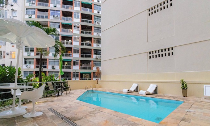 Copacabana Apartment | SUH Ipanema 04 Beach Pool