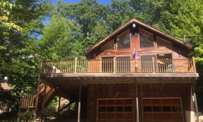 Moultonborough House | Suissvale Beach Access Home w/Beach Parking Pass