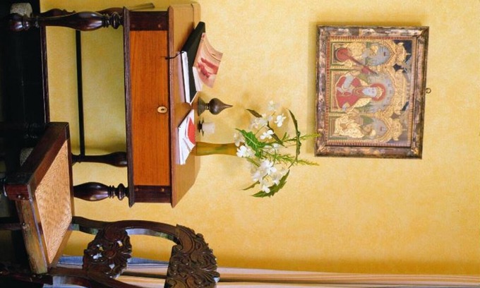 Fort Kochi Apartment | Suite 1 King bedroom at Malabar House