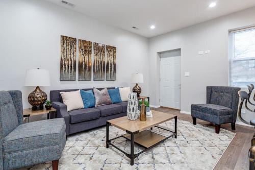Wrightwood Neighbors House | Suite 2 on Southport 4 Queen Beds