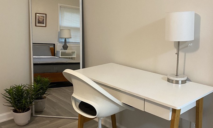 Oxon Hill House | Suite at Oxon Hill: near Gaylord, MGM, National Harbor