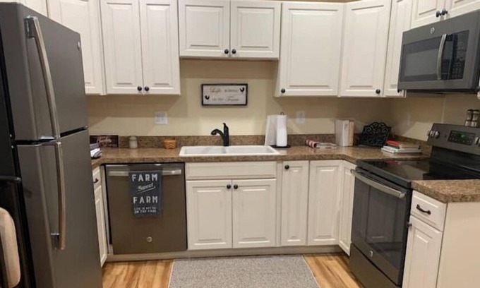 Middletown House | "Suite" at Settle Down horse farm