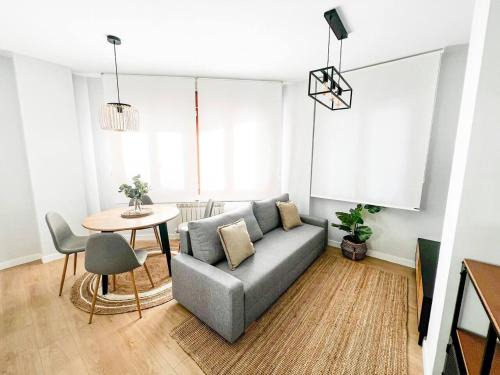 Distrito Oeste Apartment | Suite Ateneo & Playa - Gijón