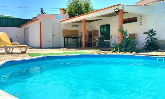Charneca da Cotovia Apartment | Suite in a rustic house with swimming pool