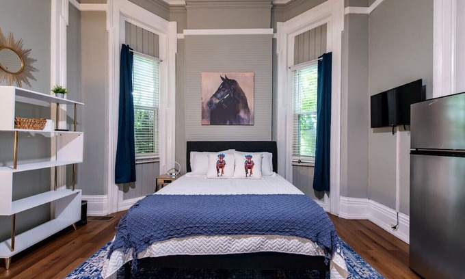 Smoketown Jackson Apartment | Suite near downtown Louisville, KY · Suite II