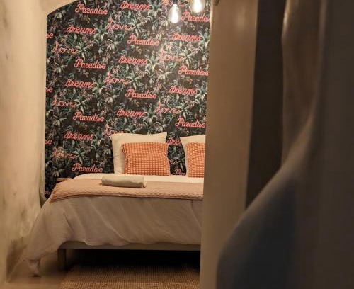 La Garde Apartment | SUITE Roch'amore troglodyte Romantique et Unique